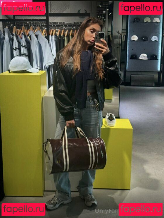 aisuxxx Onlyfans Photo Gallery 