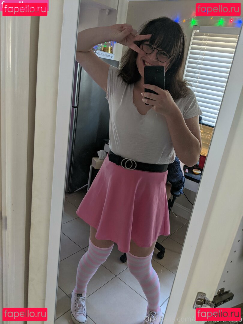 artemis_lun / artemislunaaa Onlyfans Photo Gallery 