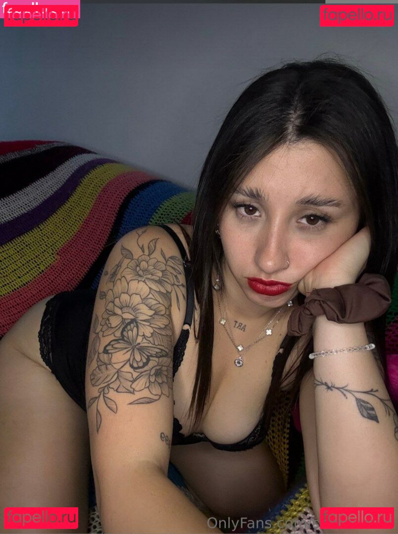 lunapivonelli / luunapivonelli Onlyfans Photo Gallery 