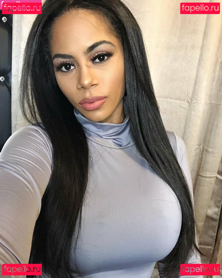 Strella Katt / Strellakat / strellakatuncut Onlyfans Photo Gallery 