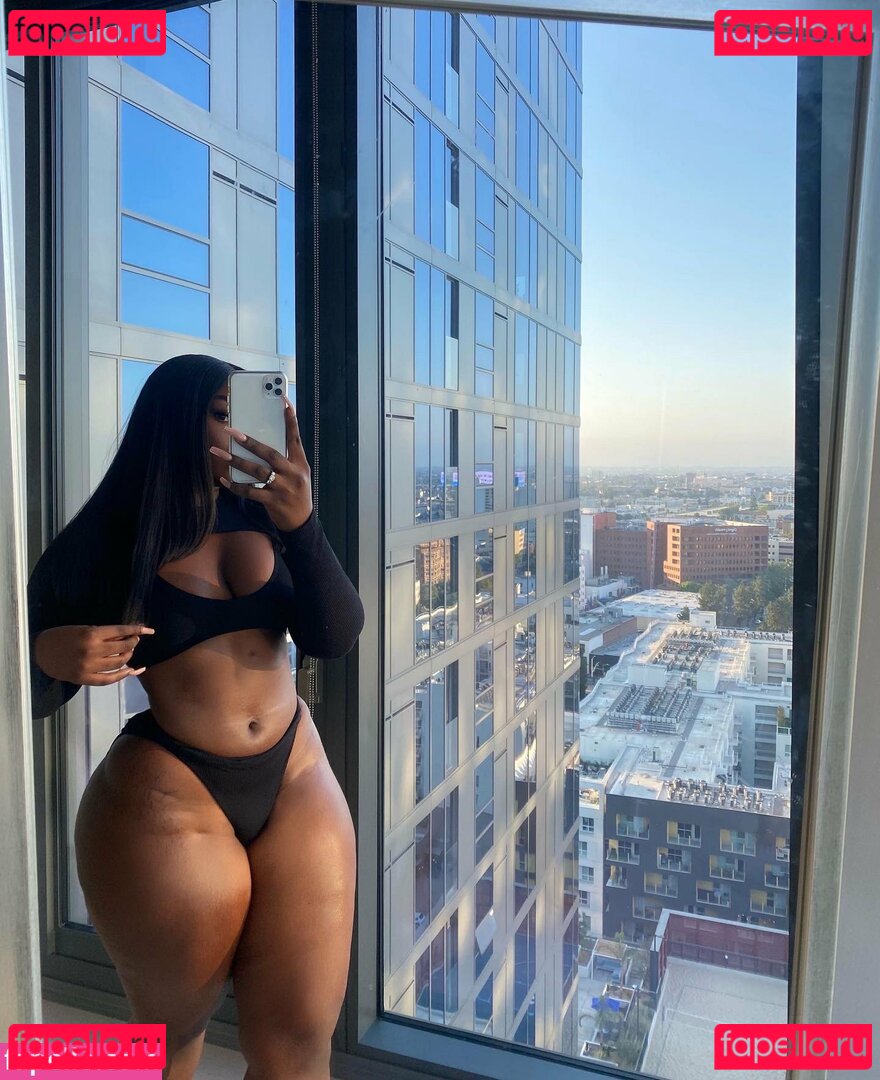 Zea / Zeebee_g Onlyfans Photo Gallery 