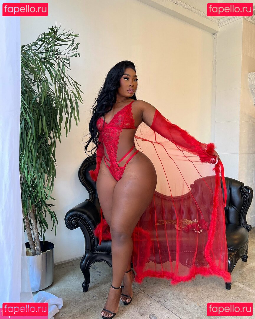 Zea / Zeebee_g Onlyfans Photo Gallery 