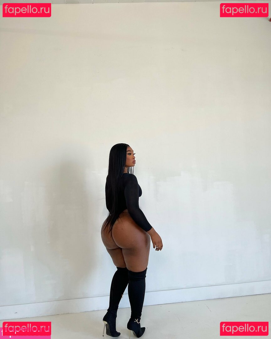 Zea / Zeebee_g Onlyfans Photo Gallery 