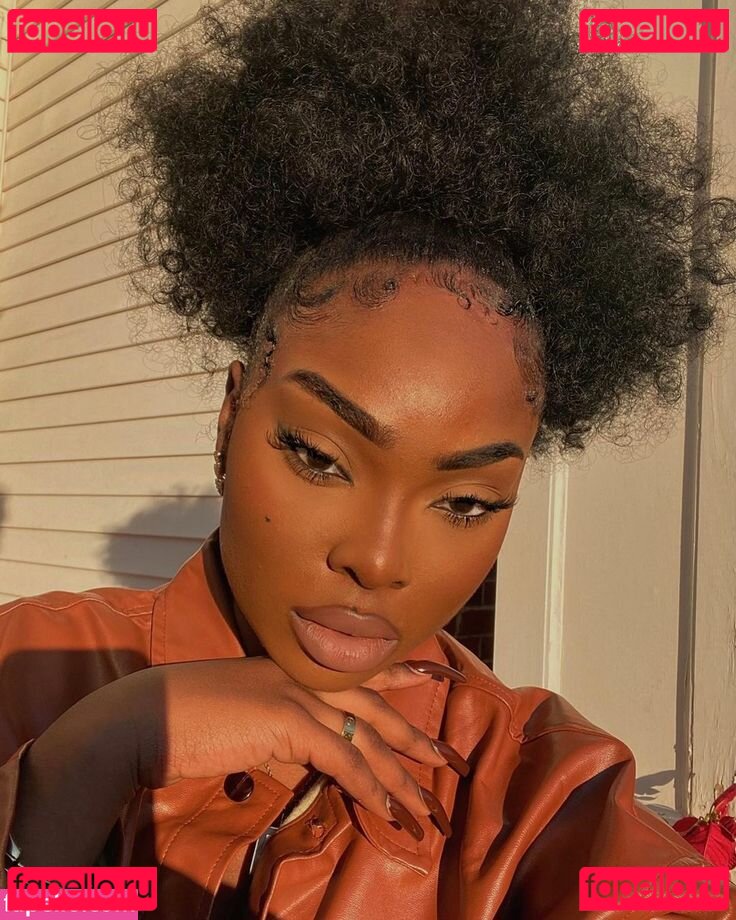 Zea / Zeebee_g Onlyfans Photo Gallery 