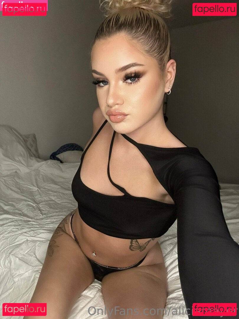 aliciamayer Onlyfans Photo Gallery 