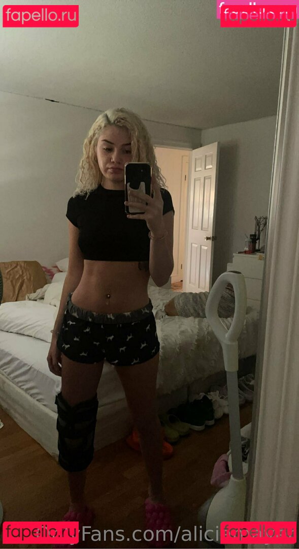 aliciamayer Onlyfans Photo Gallery 