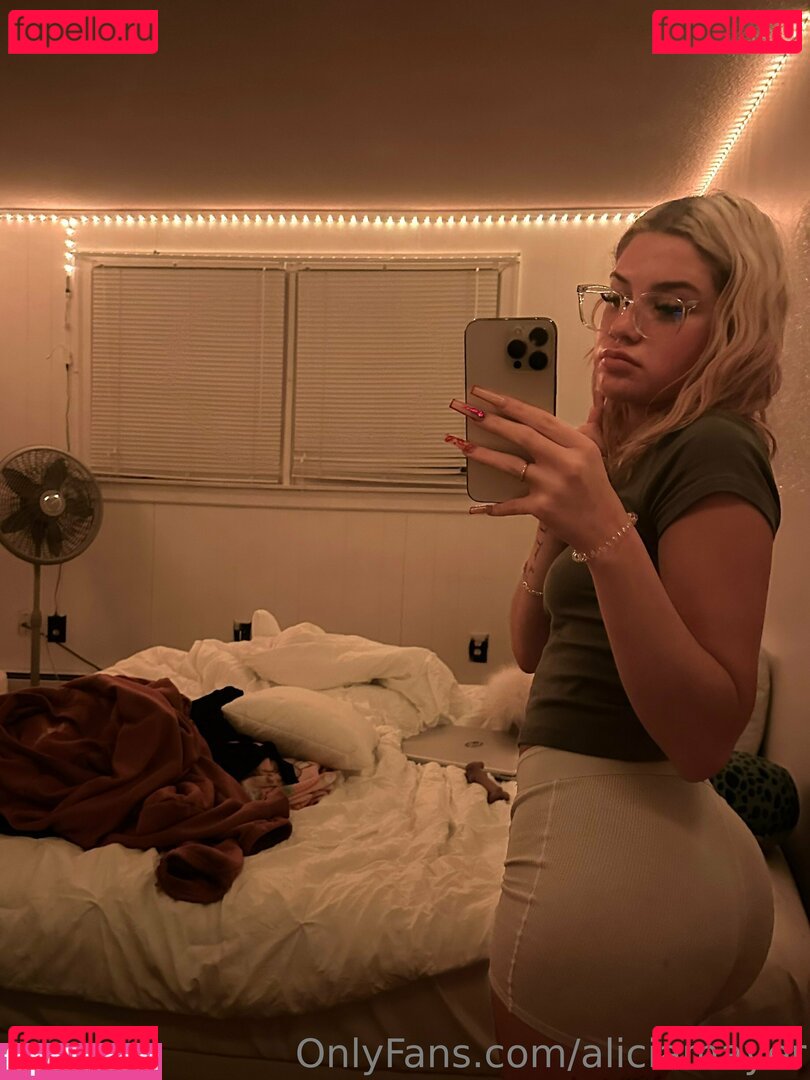 aliciamayer Onlyfans Photo Gallery 