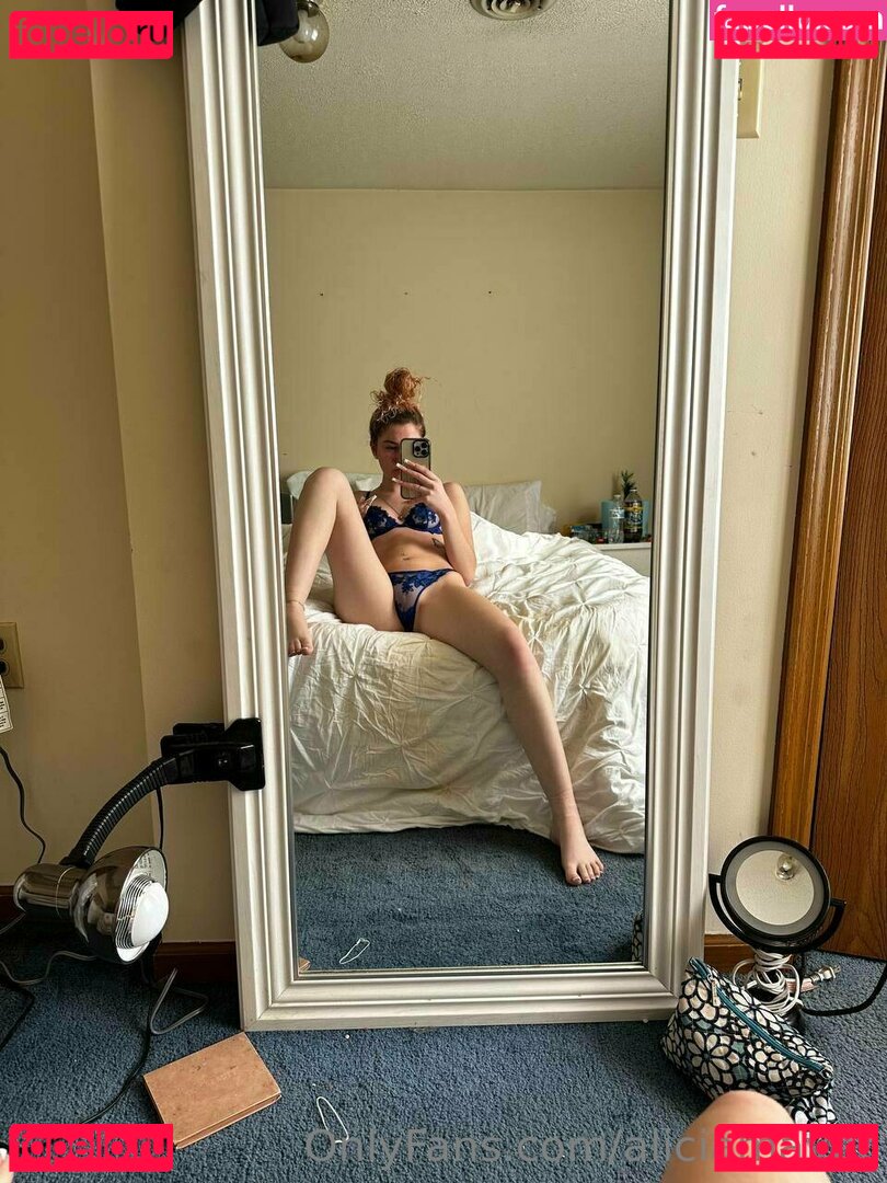 aliciamayer Onlyfans Photo Gallery 