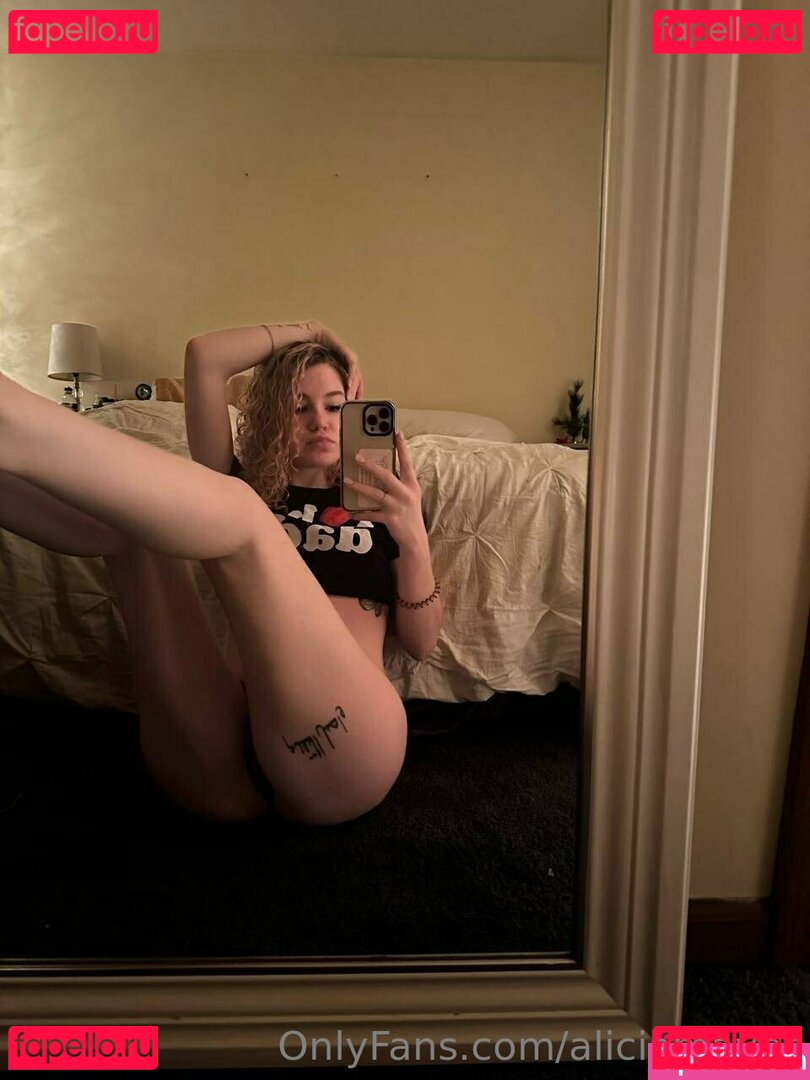 aliciamayer Onlyfans Photo Gallery 