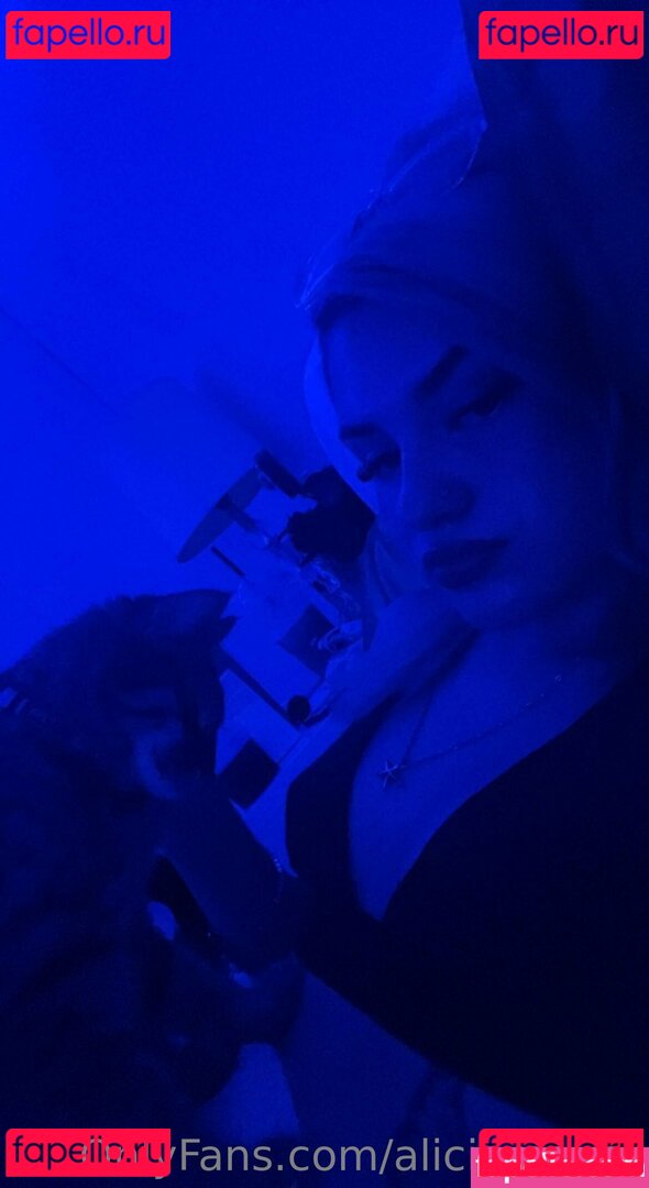 aliciamayer Onlyfans Photo Gallery 