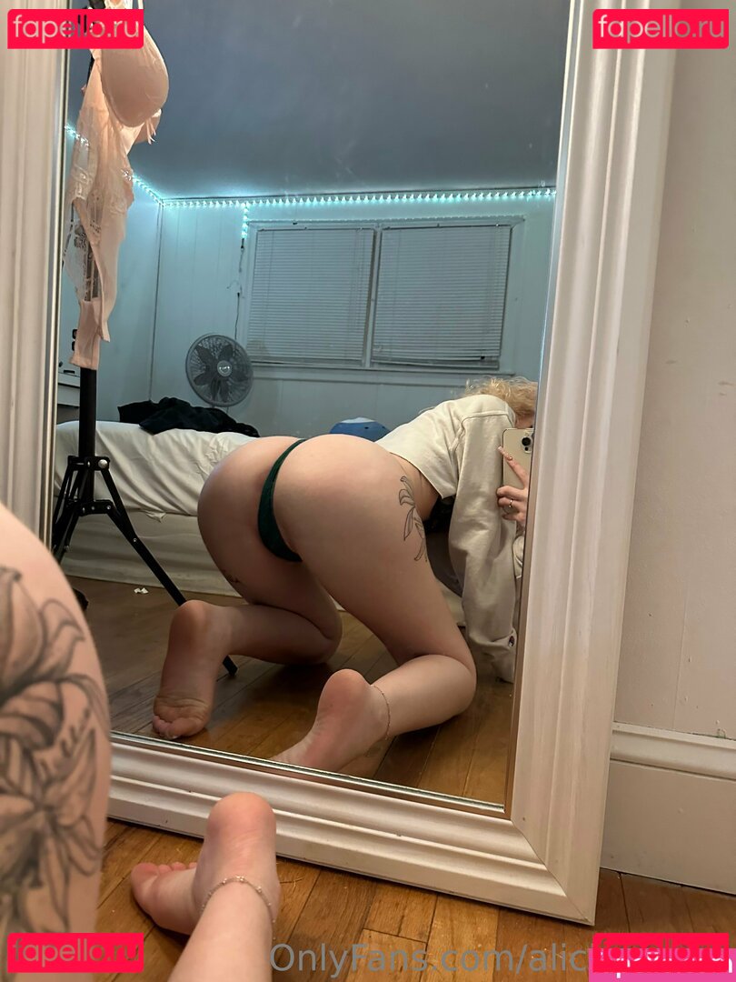 aliciamayer Onlyfans Photo Gallery 