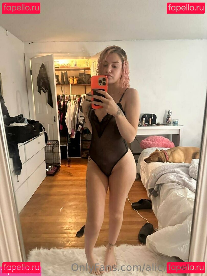 aliciamayer Onlyfans Photo Gallery 