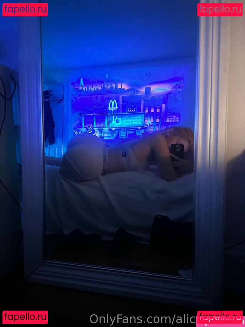 aliciamayer Onlyfans Photo Gallery 