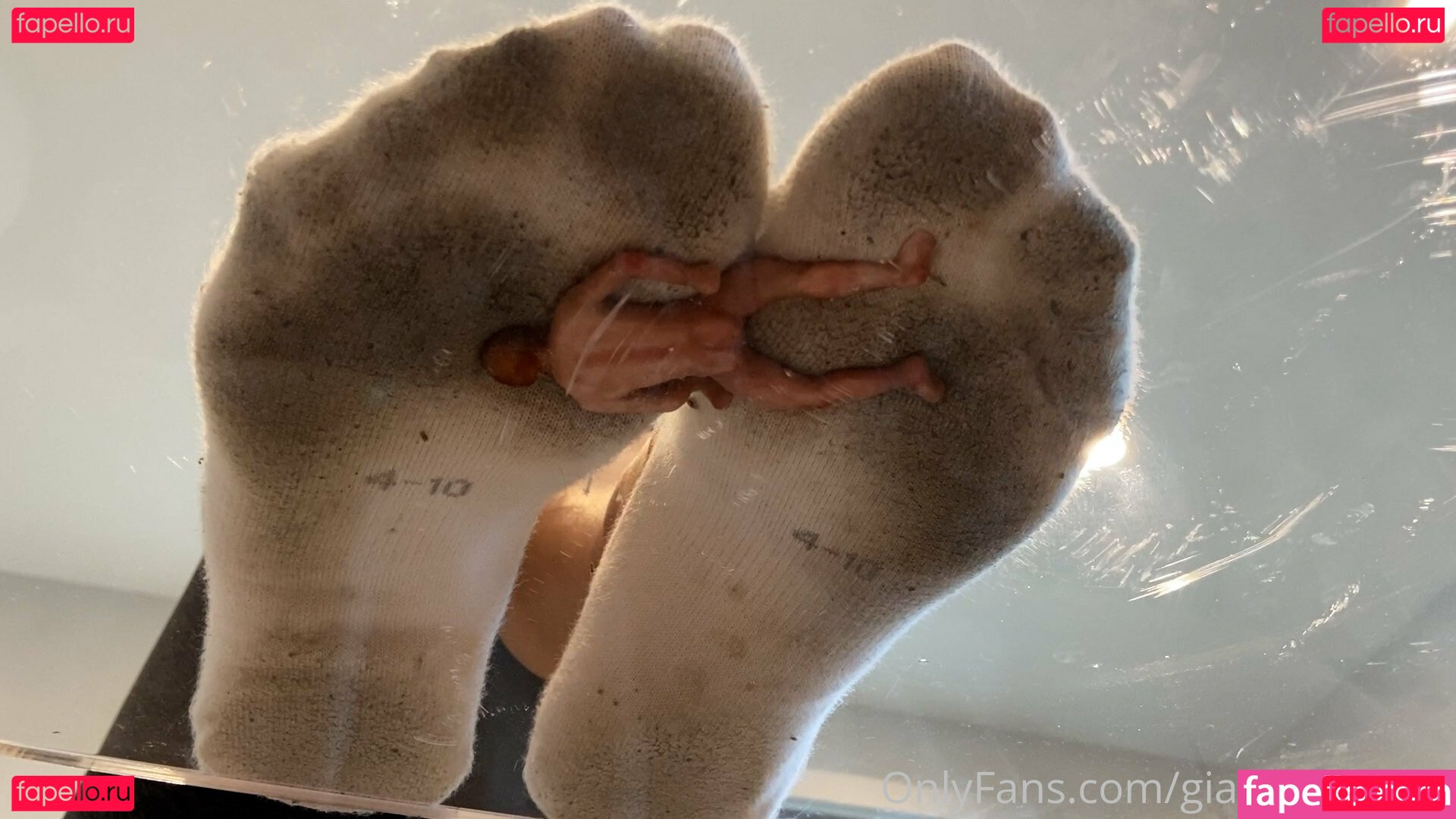 giantessroma / tinyjon1 Onlyfans Photo Gallery 