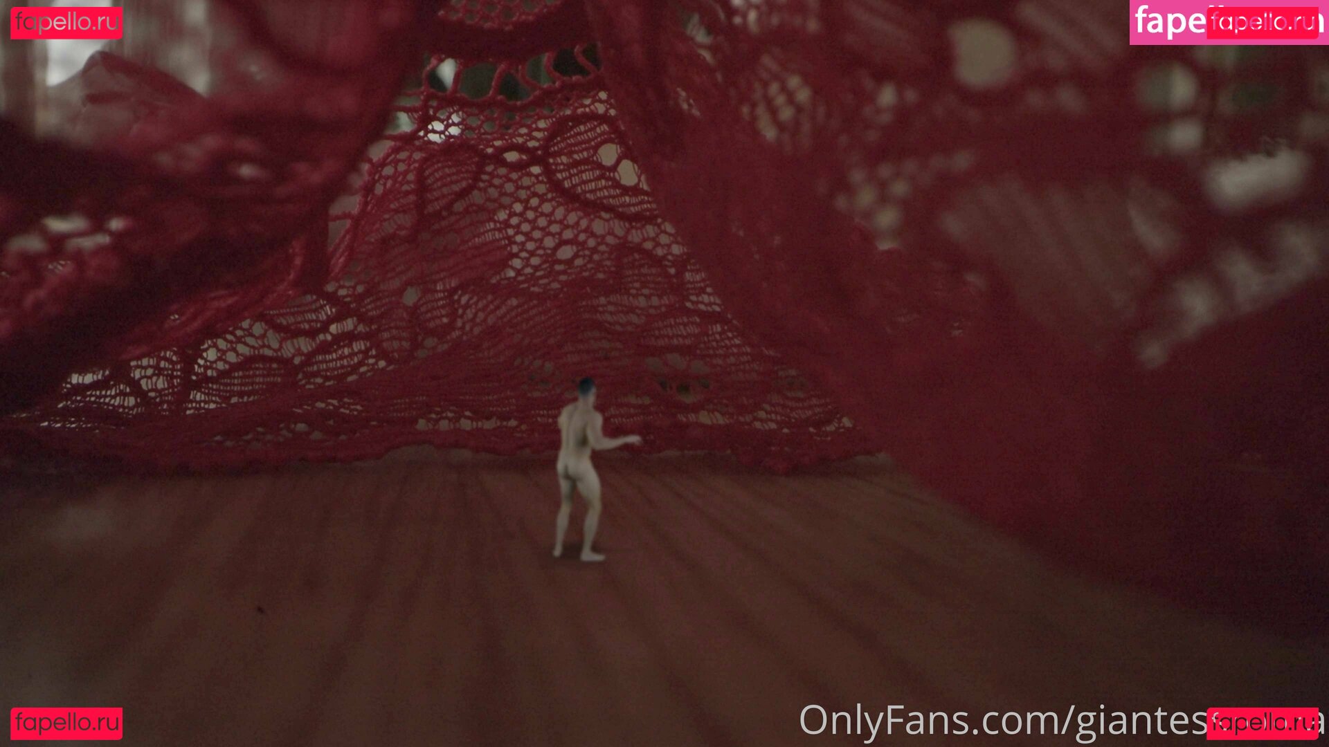 giantessroma / tinyjon1 Onlyfans Photo Gallery 