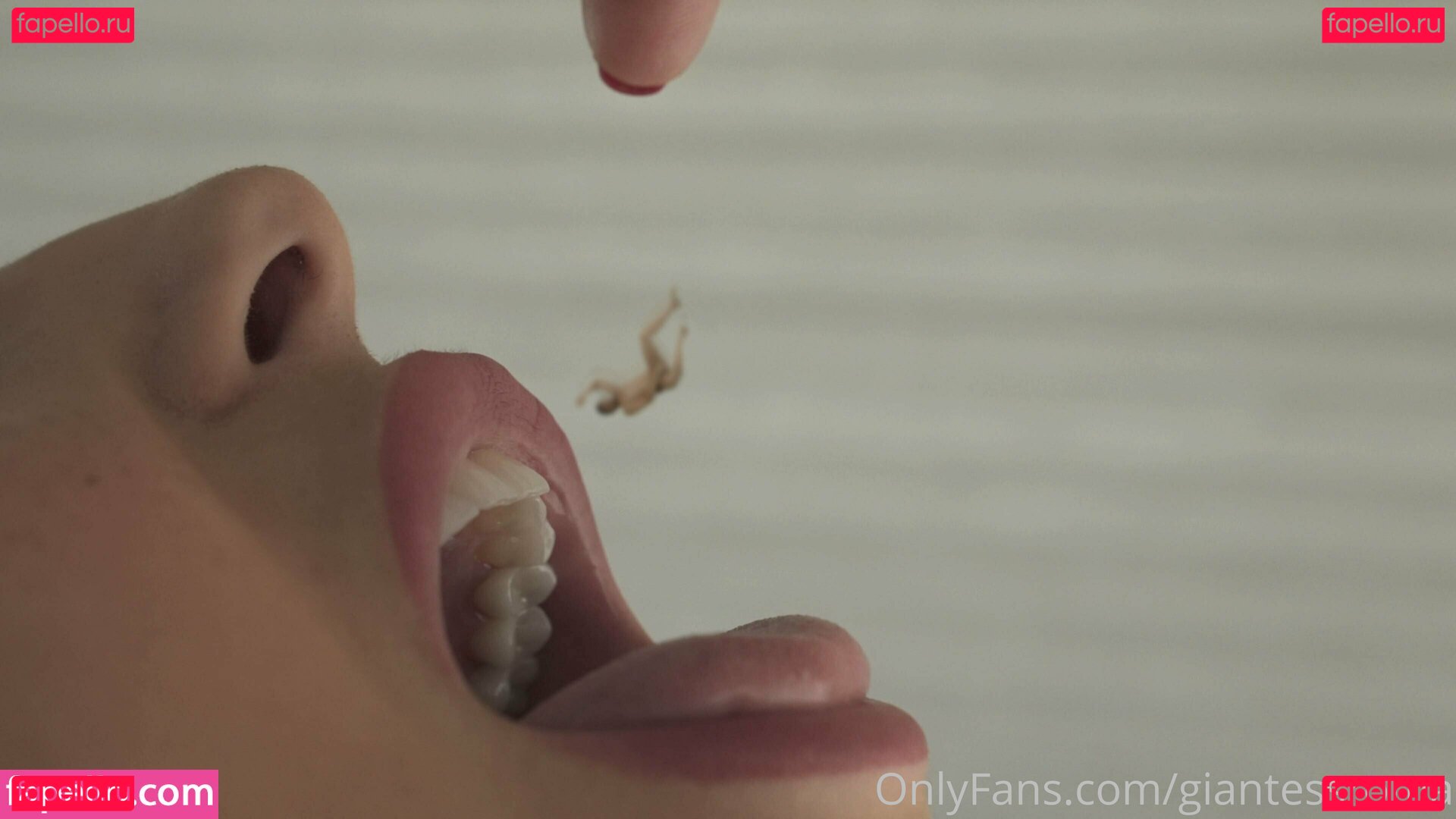 giantessroma / tinyjon1 Onlyfans Photo Gallery 