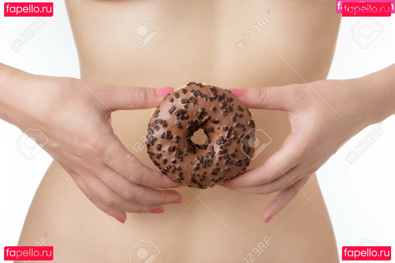 Donuts / caandyvanessa Onlyfans Photo Gallery 