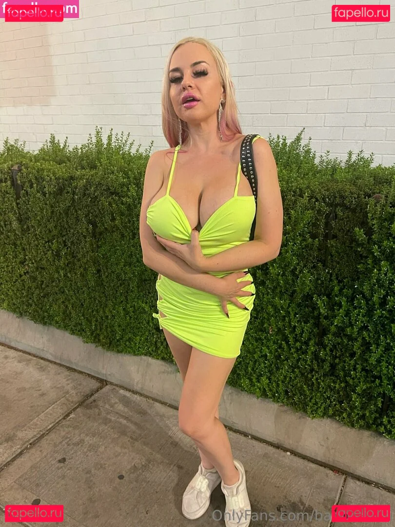 badbellaxo Onlyfans Photo Gallery 