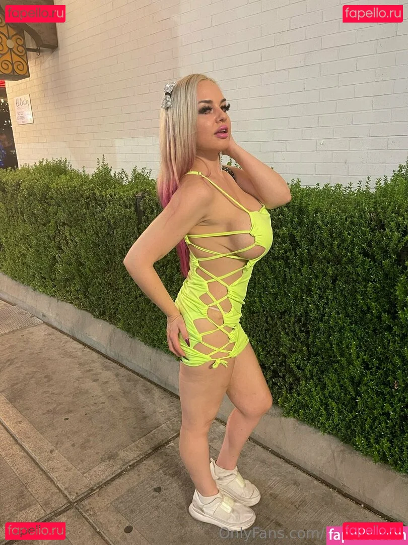 badbellaxo Onlyfans Photo Gallery 