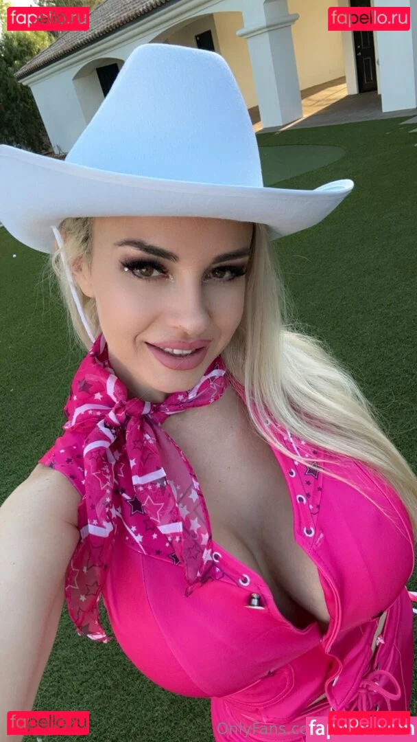 badbellaxo Onlyfans Photo Gallery 