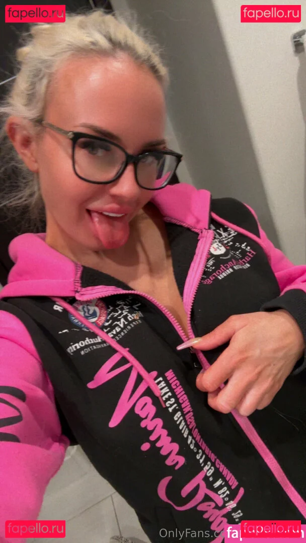 badbellaxo Onlyfans Photo Gallery 