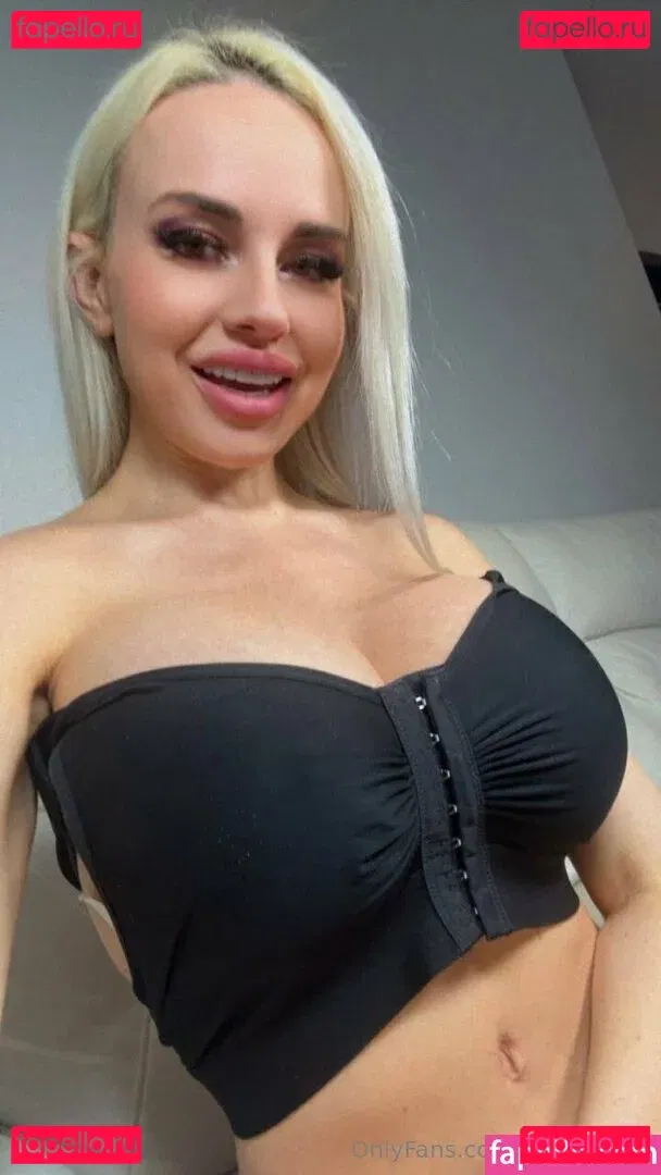 badbellaxo Onlyfans Photo Gallery 