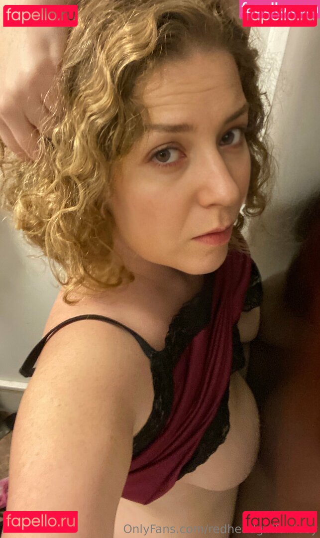 redheadgirlfantasy / thedarkpeer Onlyfans Photo Gallery 