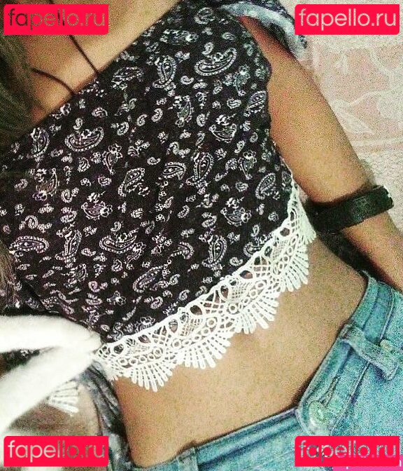 Hellen Karoline / HellenKaroline511 / hellen5110 / hellen5113 Onlyfans Photo Gallery 