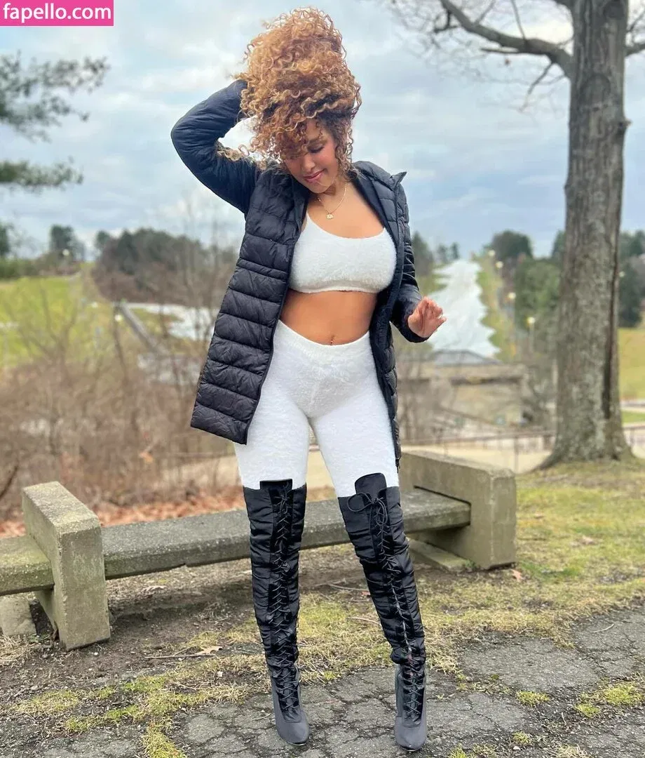 Aisha Thalia Onlyfans Photo Gallery 