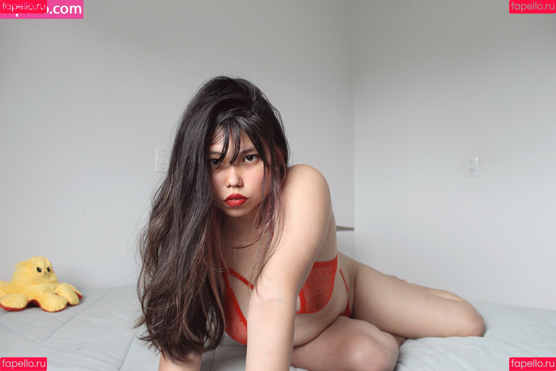 Izumi Onlyfans Photo Gallery 