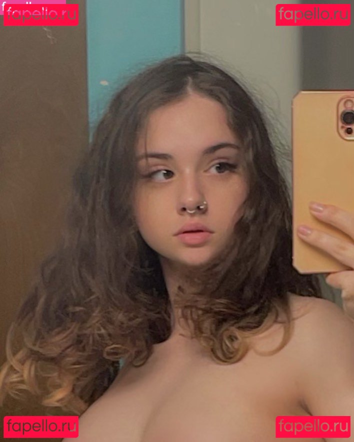 Elizabxthlee / Elizaxleee / lizaxleee