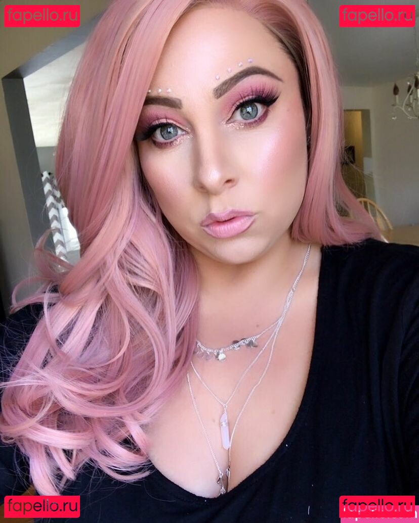 Koko / koko_dee__ / kokosjourneyy