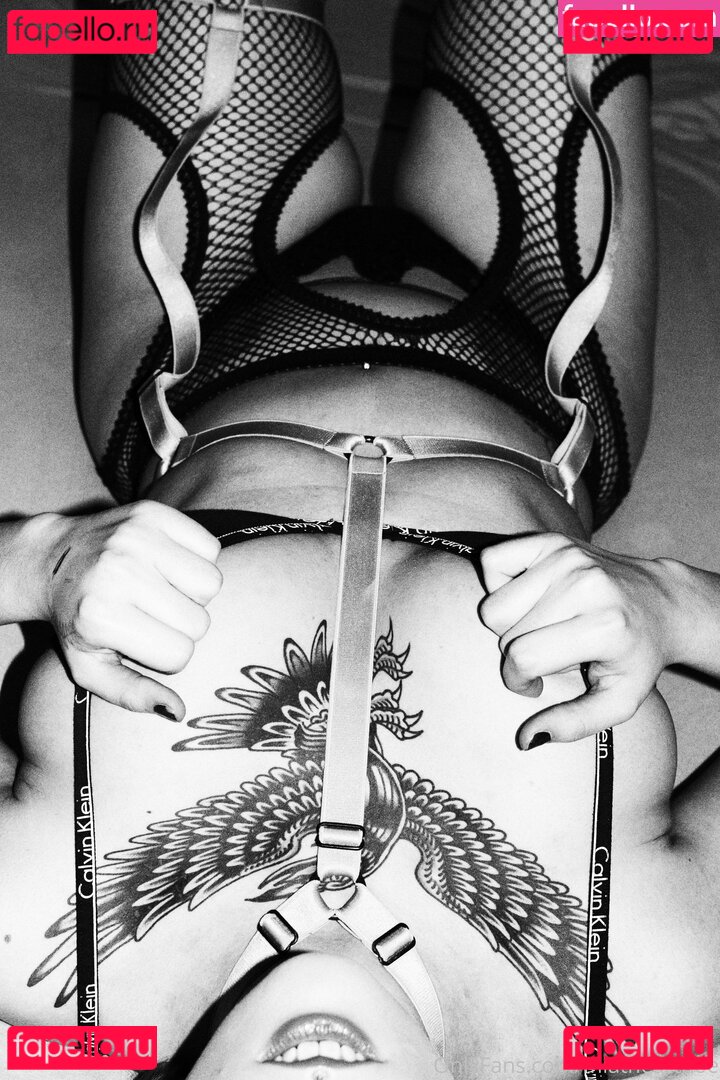 arthoe / miathearthoe Onlyfans Photo Gallery 