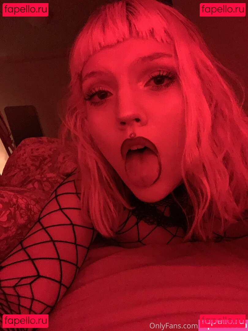 arthoe / miathearthoe Onlyfans Photo Gallery 