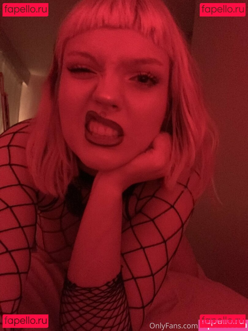 arthoe / miathearthoe Onlyfans Photo Gallery 