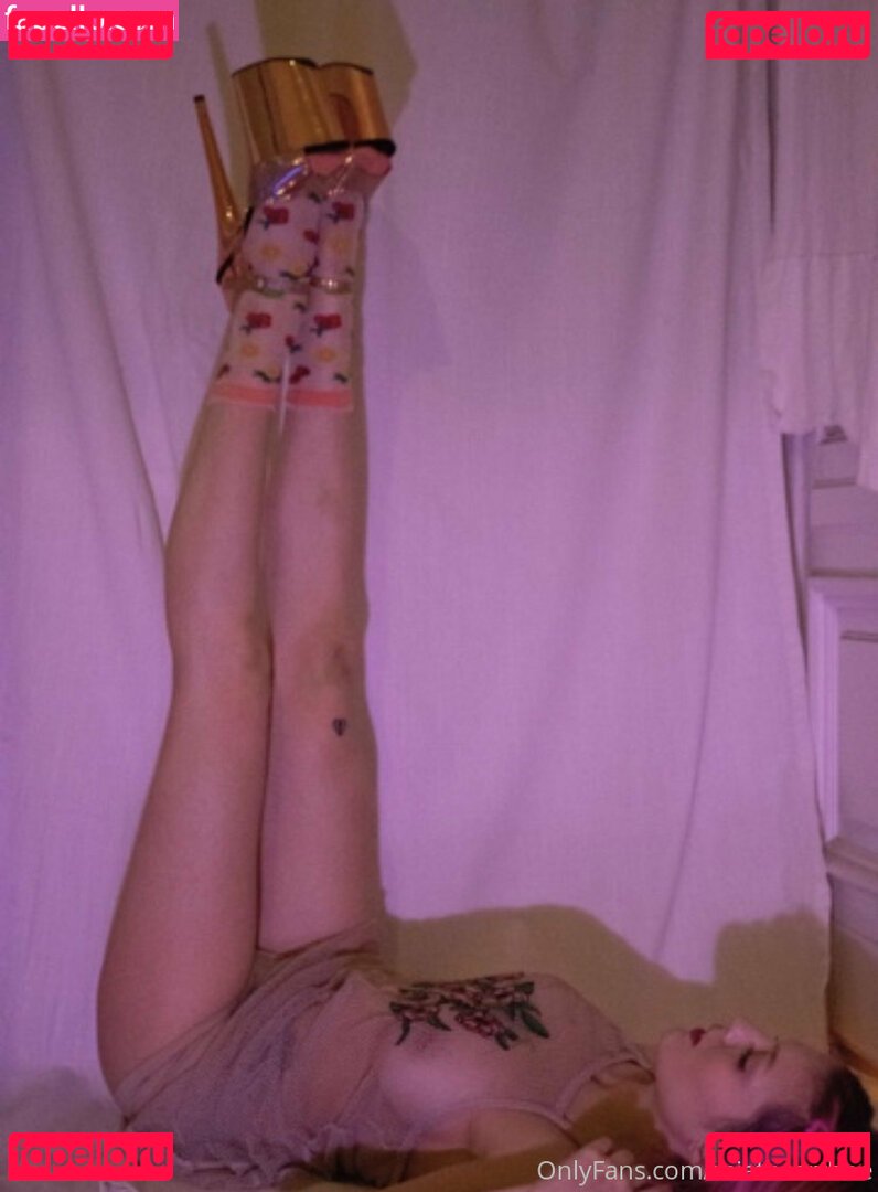 arthoe / miathearthoe Onlyfans Photo Gallery 