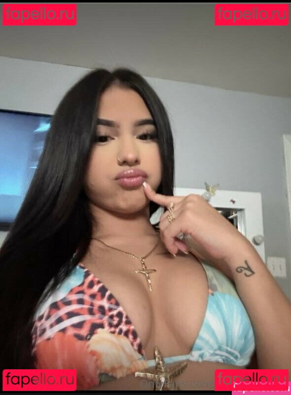 Weluvanahii / vaviri Onlyfans Photo Gallery 