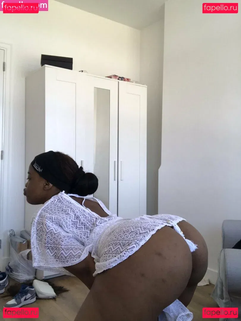 melli.baby Onlyfans Photo Gallery 