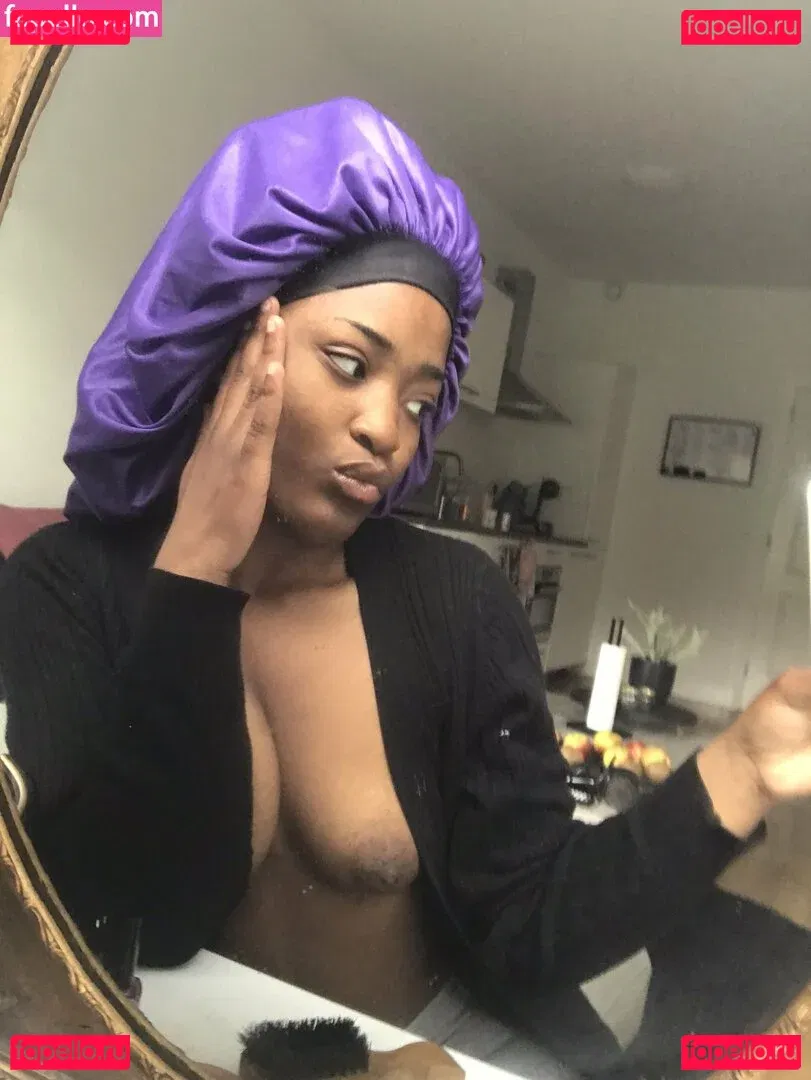 melli.baby Onlyfans Photo Gallery 