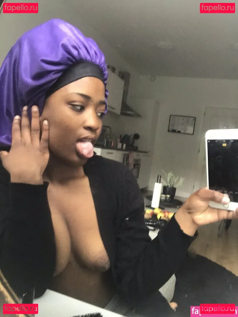 melli.baby Onlyfans Photo Gallery 