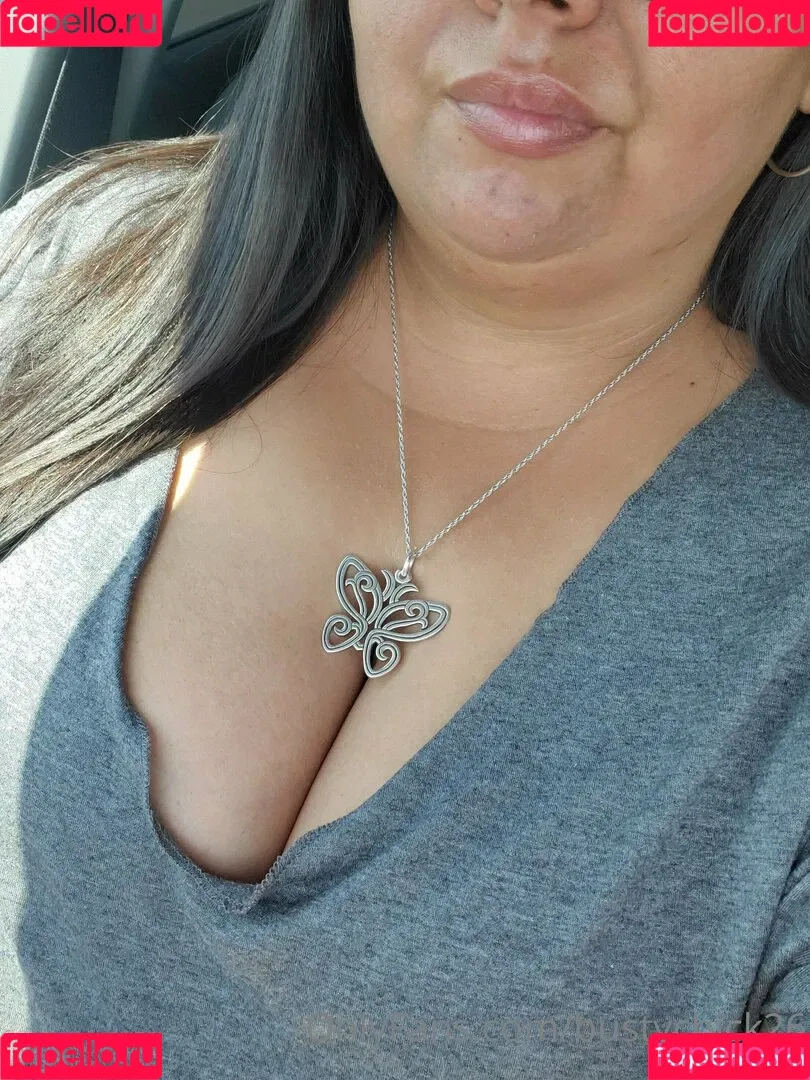 bustychick26 Onlyfans Photo Gallery 