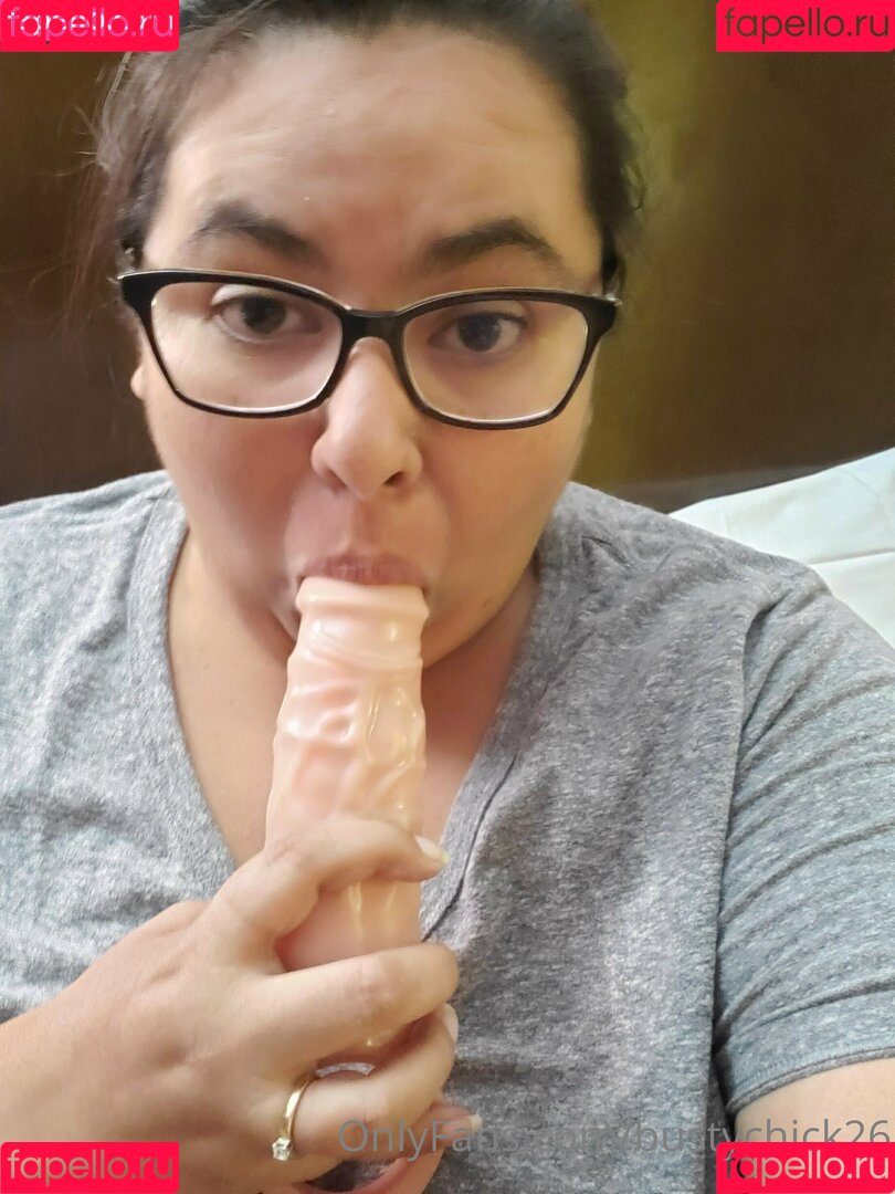 bustychick26 Onlyfans Photo Gallery 