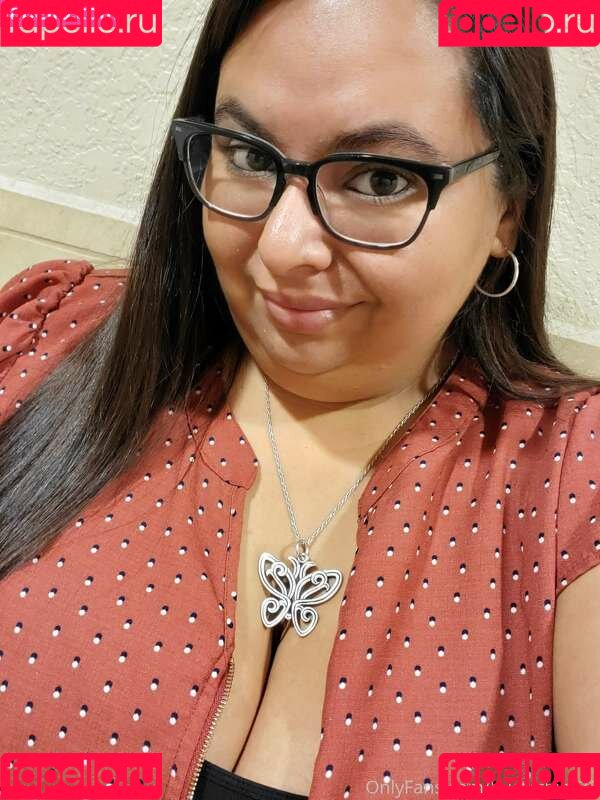 bustychick26 Onlyfans Photo Gallery 