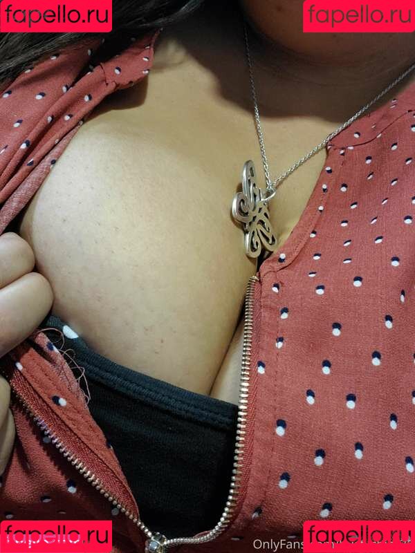 bustychick26 Onlyfans Photo Gallery 