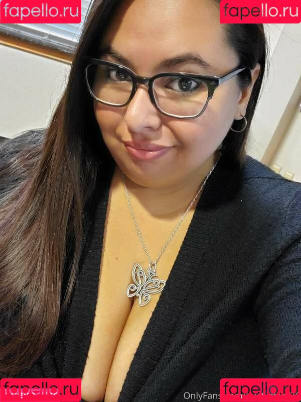 bustychick26 Onlyfans Photo Gallery 