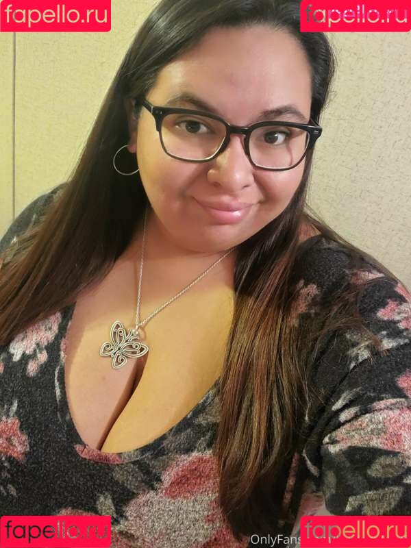 bustychick26 Onlyfans Photo Gallery 