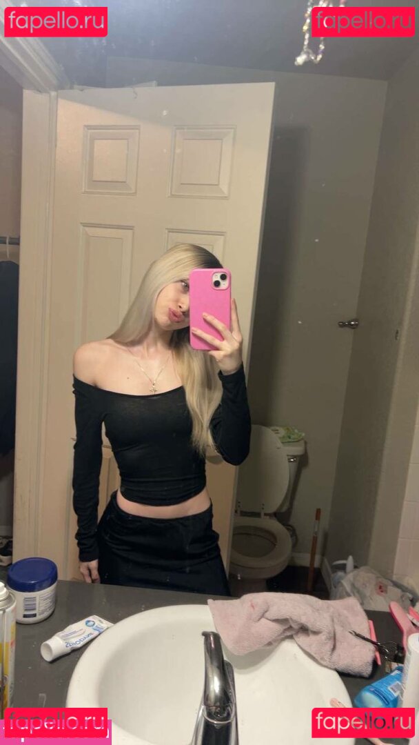 lilymaee3 / lilymaeee Onlyfans Photo Gallery 