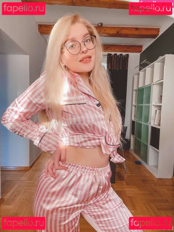 Alexislust / alexislustt / alexislusttt Onlyfans Photo Gallery 