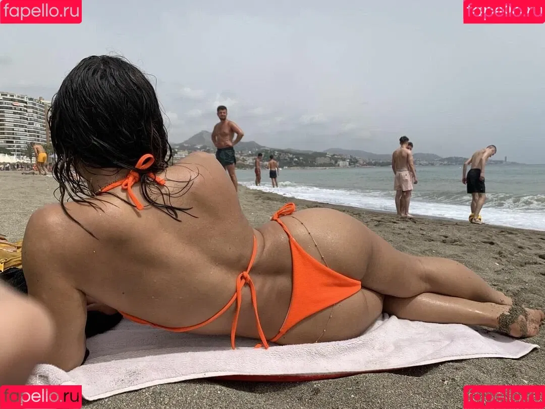 Moya Lothian-McLean Onlyfans Photo Gallery 