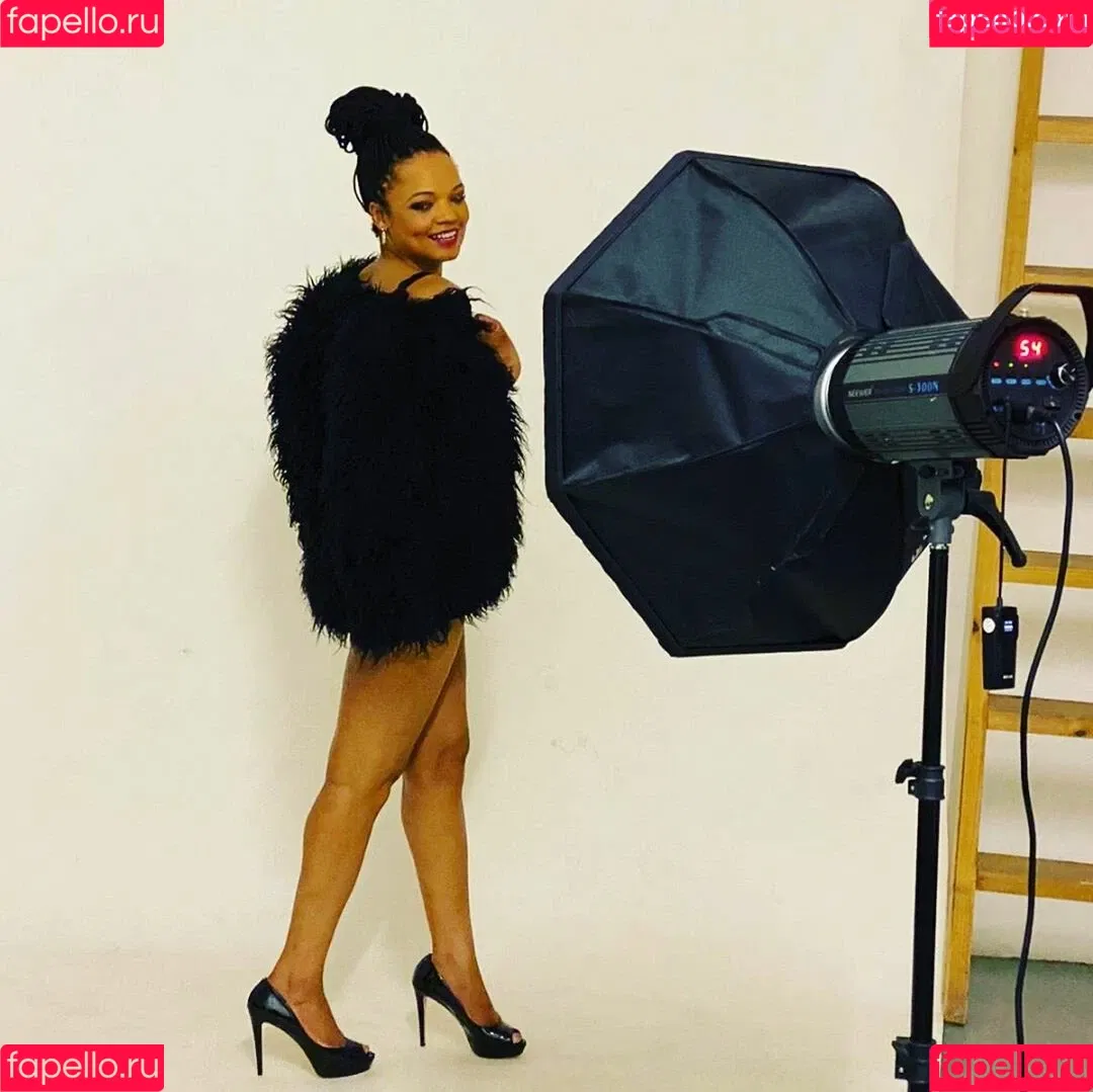 Lukwesa Burak Onlyfans Photo Gallery 